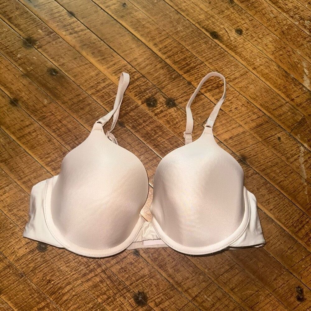 Victoria’s Secret nude perfect coverage 34C bra
